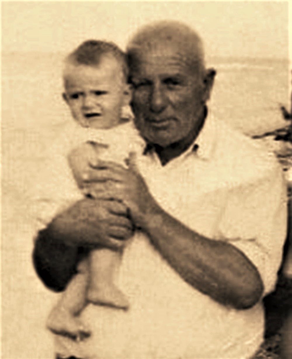 Në krahët e një gjyshi të rigjetur - Viti 1972