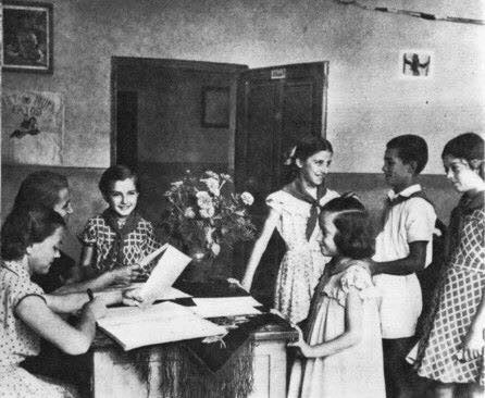 Shkolla 7-vjeçare “Kongresi i Pёrmetit” -Tiranё 1955