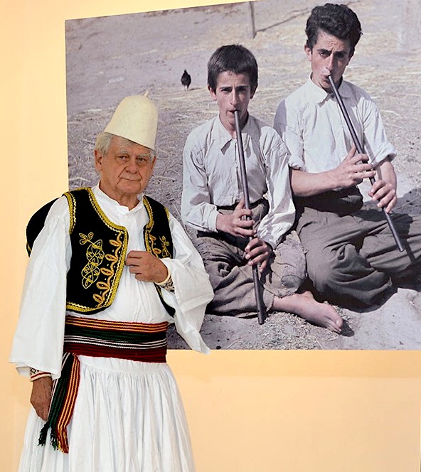 Wilfried Fiedler (1933-2019) me veshje popullore të Labërisë