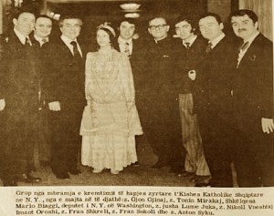 12 Janar, 1974, Hoteli McAlpin, Manhattan Nju Jork –Lidhja Katolike Shqiptaro-Amerikane shtroi një darkë madhështore me rastin e inaugurimit zyrtar të Kishës së parë Katolike Shqiptare në Amerikë. 