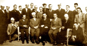 Delegacioni i Lidhjes së Dytë të Prizrenit nga Mitrovica – Xhafer Deva (në mes) Mitrovicë