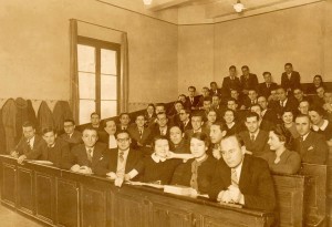 Montpellier 1939 - Abdulla Rami, i pari djathtas, Abaz Omari- i treti majtas -  bashkëstudentë në fakultetin e drejtësisë - 