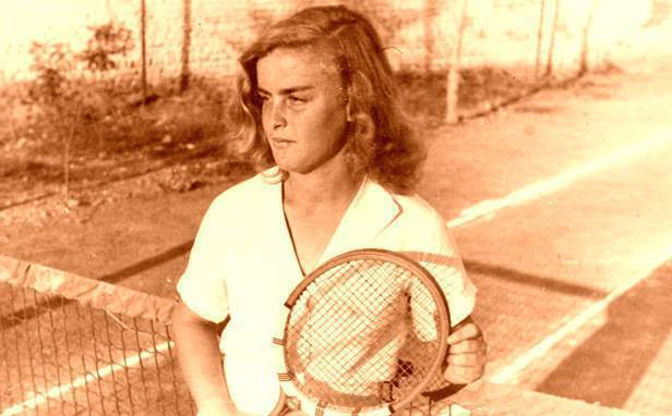 Tenistja e parë shqiptare: Handan Hoxha!