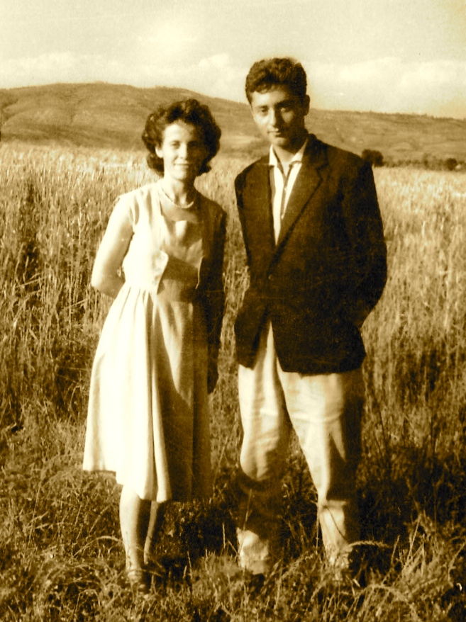 Profesoresha e Solfexhit Suzan Hoxha e Dine Dine (Saver 1963)
