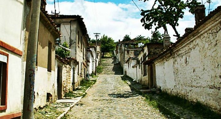 Qeroska - Rrugë në Korçë