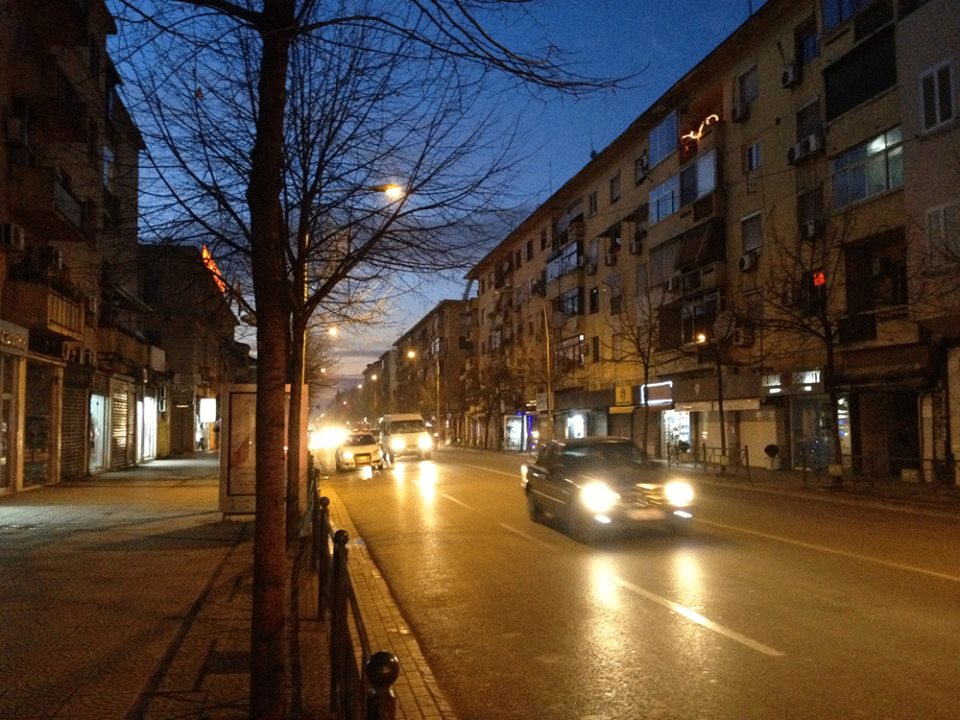 Rruga e Durrësit ... në mbrëmje
