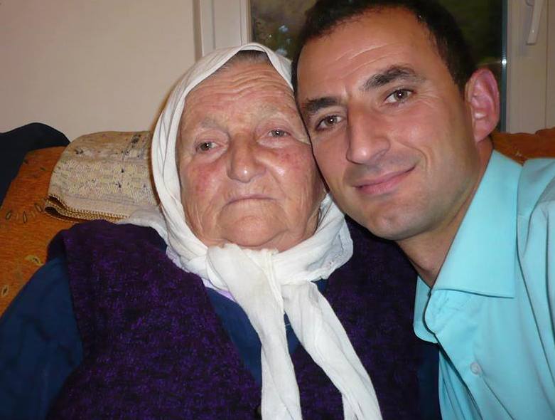 Kujtim Çekani dhe Nena e tij