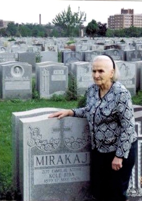 Xhina Mirakaj - e shoqja e Kol Bib Mirakajt - 45 vite e interrnuar