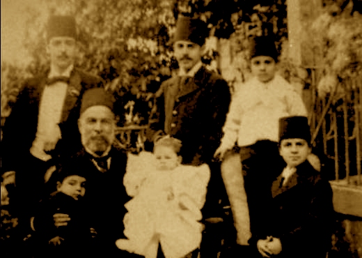 Ismail Qemal Vlora dhe familja (5 djemte dhe vajza)