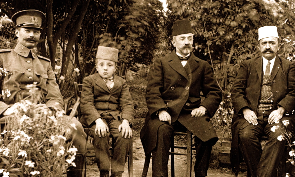 Gjeneral De Veer, Ibrahim Biçakçiu 10 vjeçar, Aqif Pasha Biçakçiu, Ali Agjah Bej i Elbasanit