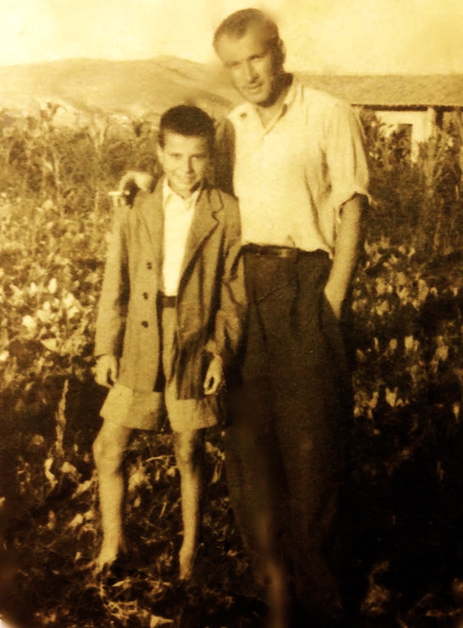Lazër Radi me të birin Alfredin. Savër 1954