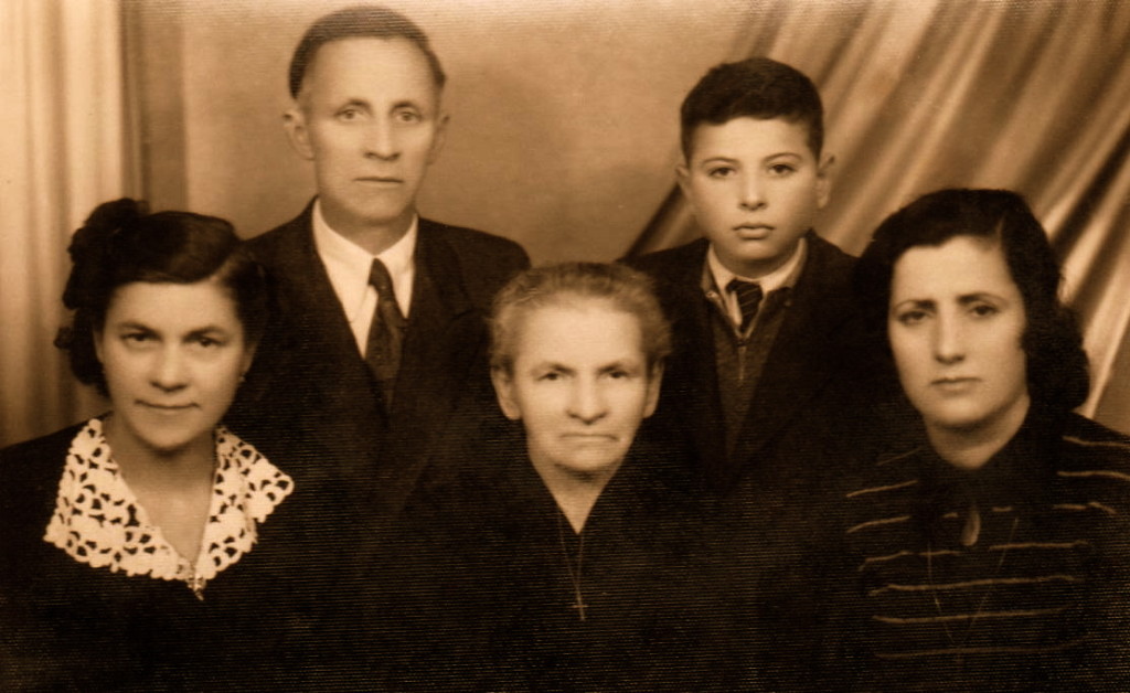 Familje  e Anton Radit, Stefa, e ema, Alfredi, Viktoria  - Tiranë 1950