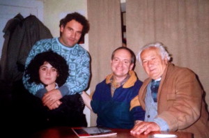 Vizitё nё shtёpinё e Lazёr Radit miqtё e tij: Robert Elsie, Visar Zhiti dhe Eda Agaj - Zhiti - Tiranё, Mars 1993