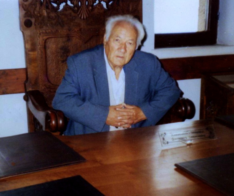 Dr. Lazёr Radi, veprimtar i Lёvizjes Kombёtare nё Sallёn e Fronit tё Skanderbeut - Krujё, 21 shtator 1996