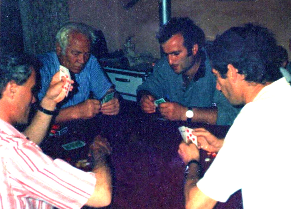 Lazri nuk harronte edhe ndonje partite pokeri  me djemte e dhёndrin - Tiranё 1992