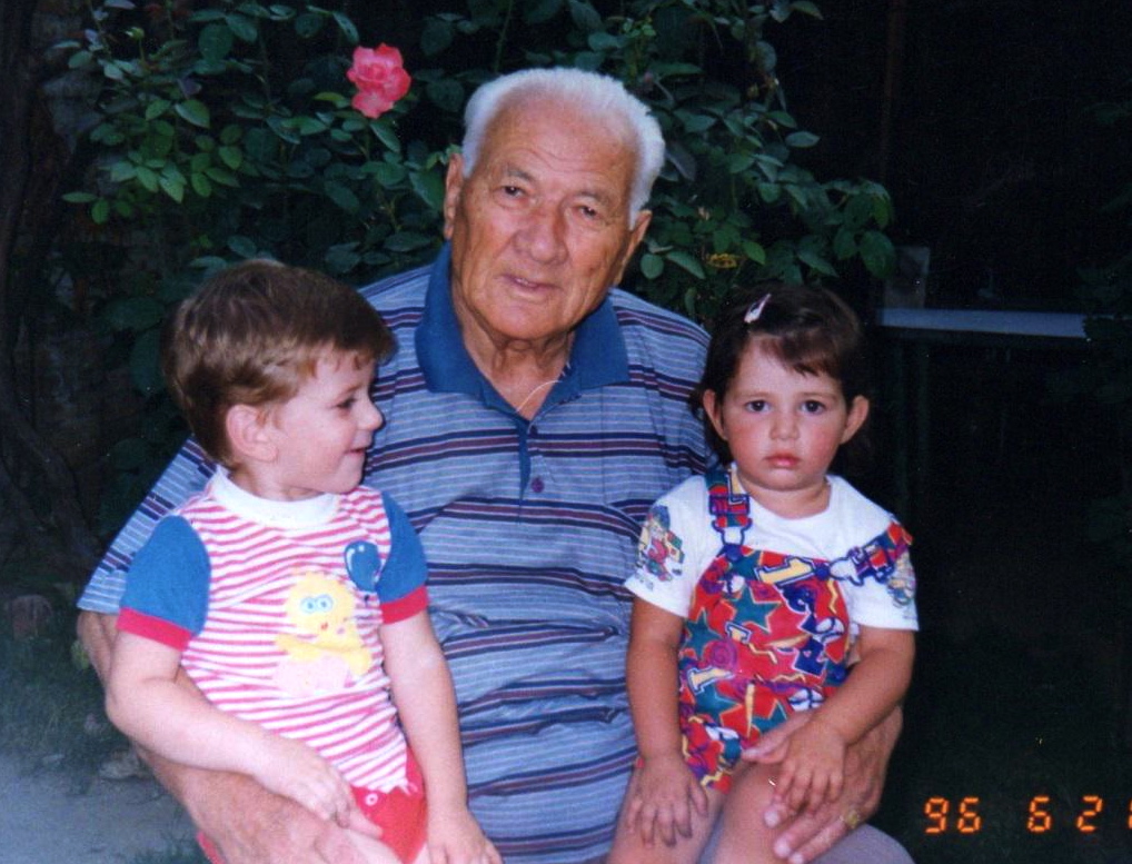 Lazёr Radi me nipin Kristi dhe mbesёn Ana, - 21 qershor 1996 