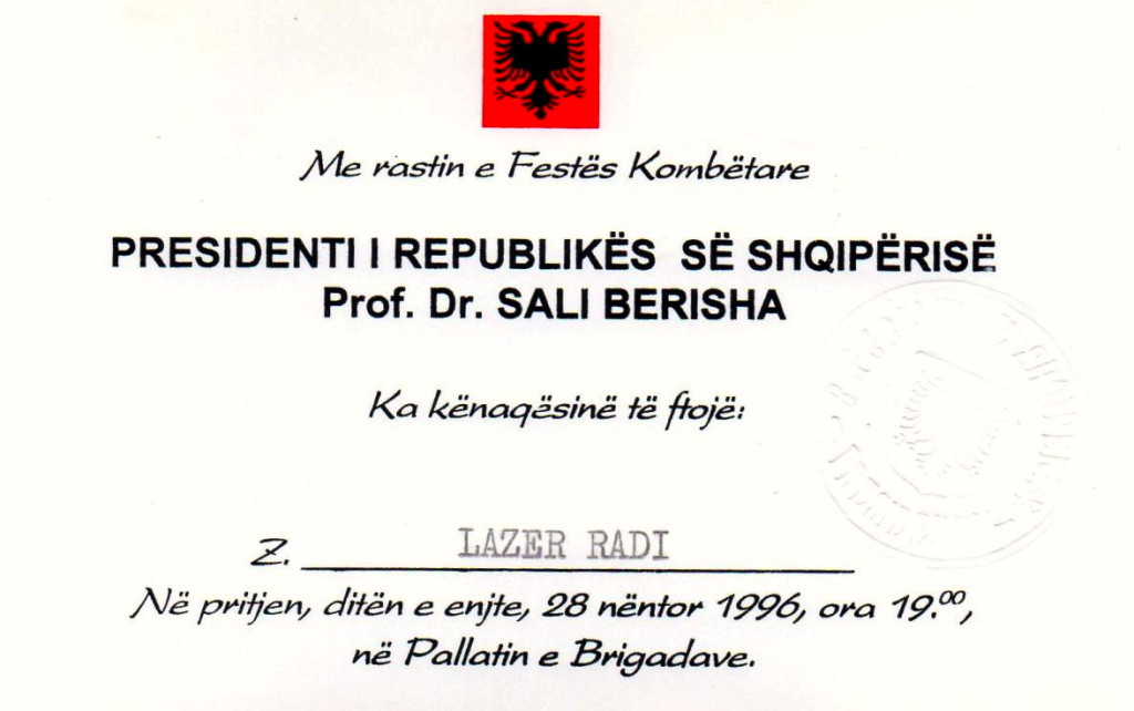 Presidenti i Republikёs Sali Berisha ftesё z. Lazёr Radi Tiranё, 28 Nёntor 1996
