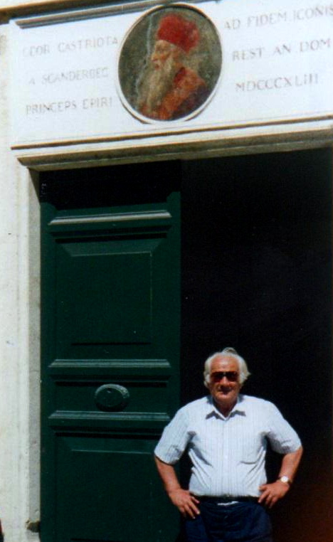 Lazri dhe porta ku jetoi Skёnderbeut - Romё 1991