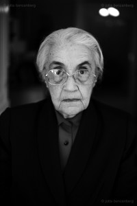 Nexhmije Hoxha (1921-2020)
