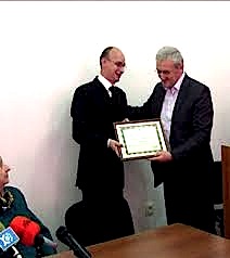 Robert Shvarc Qytetar Nderi i Shkodrës Edvin Shvarc nderohet nga Kryetari i K. B. Sh. - Bardhyl Lohja