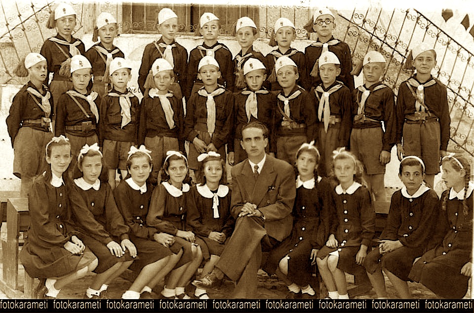 Dibër e Madhe, viti shkollor 1942/43 (foto Mirela Pustina Korumi)