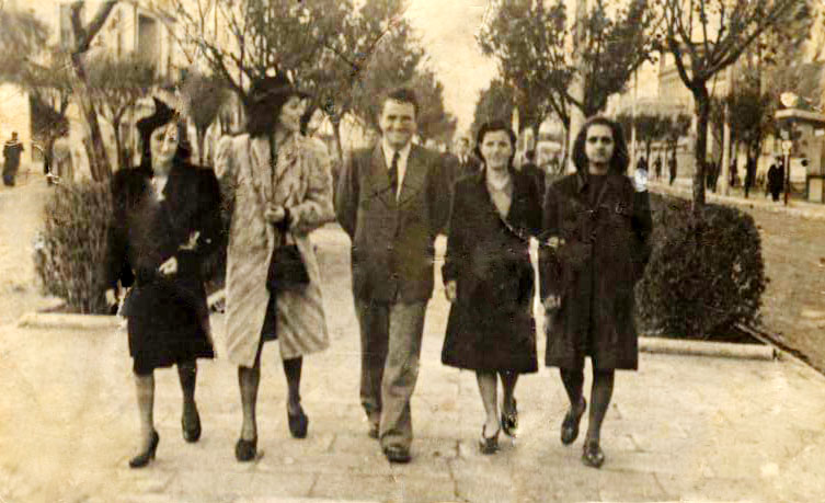 Roza Radi, Vitore Radi, Filip Ndocaj e Gjuliana Radi - Tirane 1942