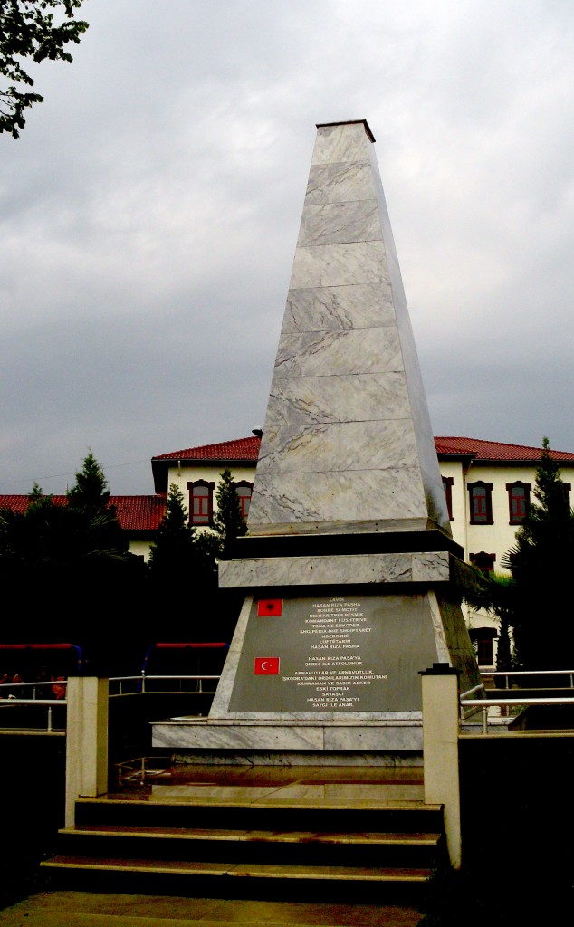 Monumenti në Shkodër i Hasan Riza Pashës