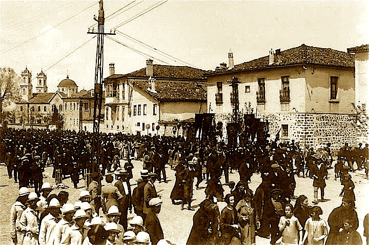 Ditë Pashkësh në Korçë, 1926! (E premtja e zezë)