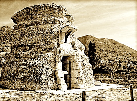 Mbetjet e Mauzoleumit të mbretit Genci i Ilirisë në Gubbio-Umbria