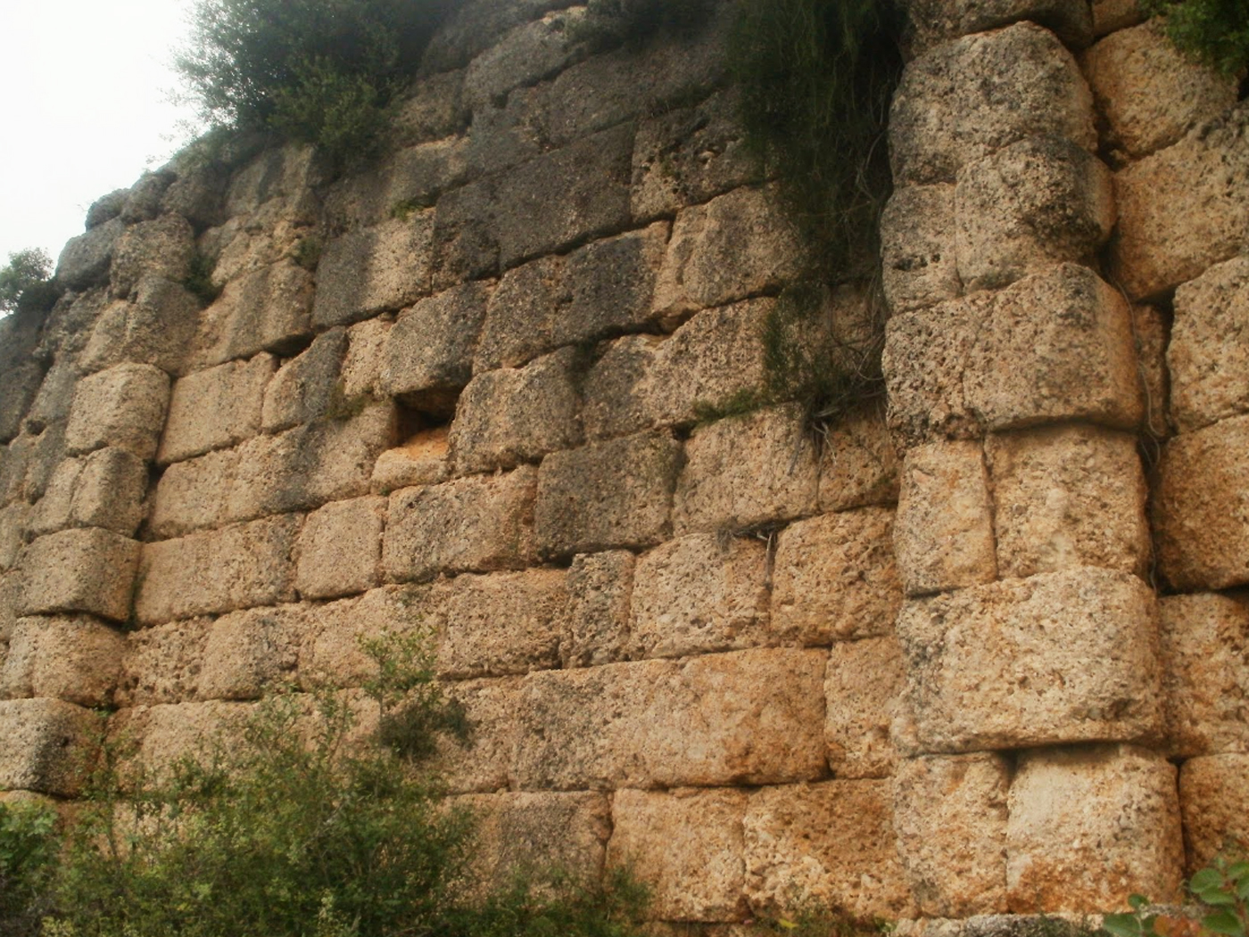 Rrënojat e Fortesës Ilire të Persqopit