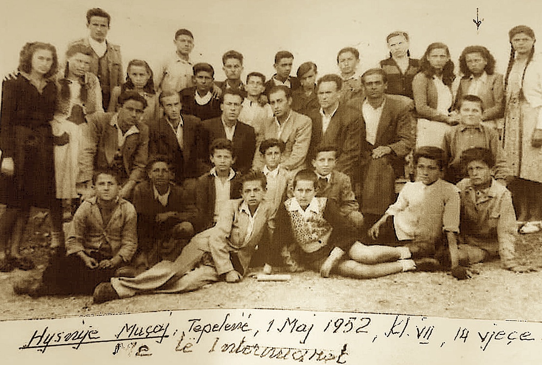 Tepelenw - 1952 - Klasa e VII - Mes tyre te interrnuarit, Lule Sokoli, Sose Sokoli, Gjon Tunxhi, Kristina Markagjoni, Gjon Markagjoni