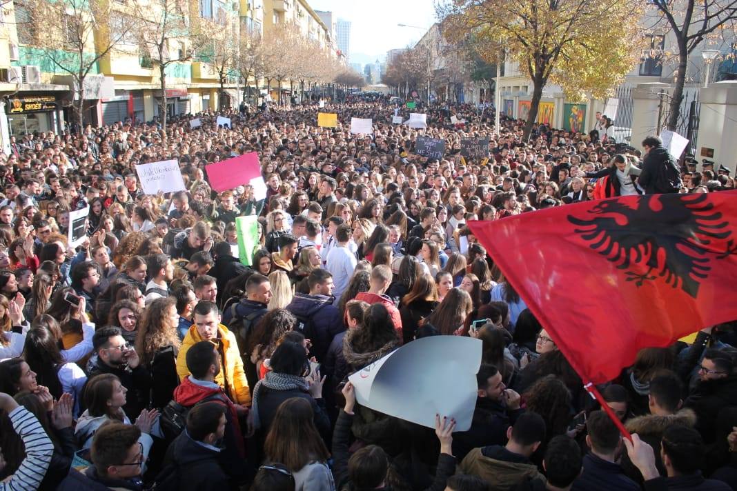 Dhjetor 2018 - Protesta masive studentore