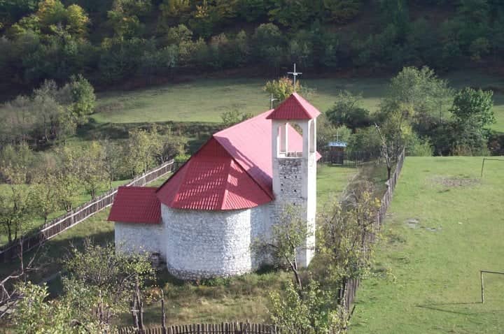 Kishë në Mikaj-Mërtur