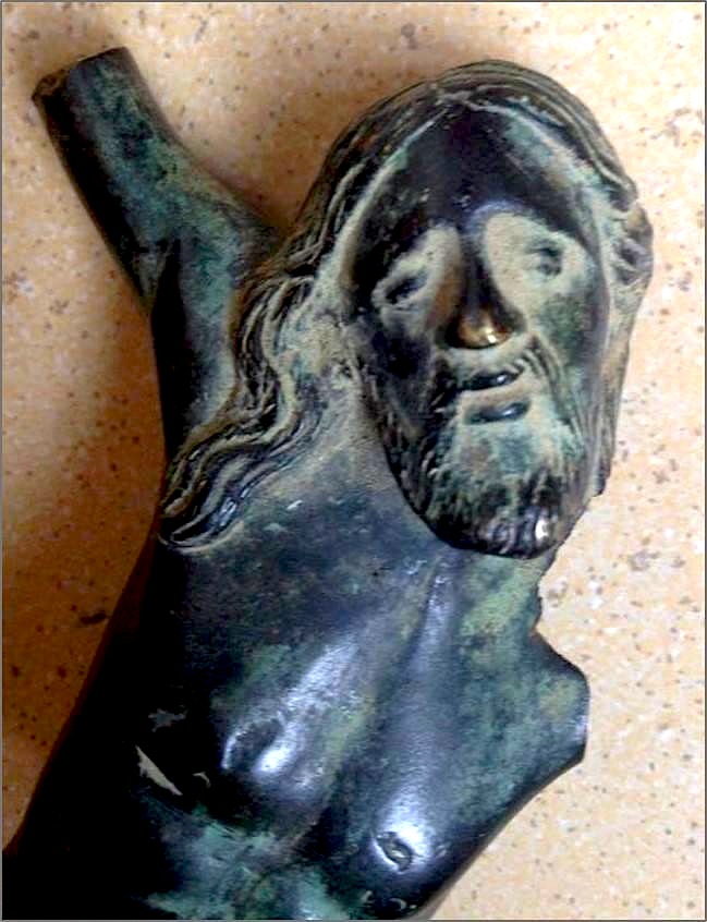 Fragment i statuetës të Jezu Krishtit i kryqëzuar, në bronz, e shek. VI-X