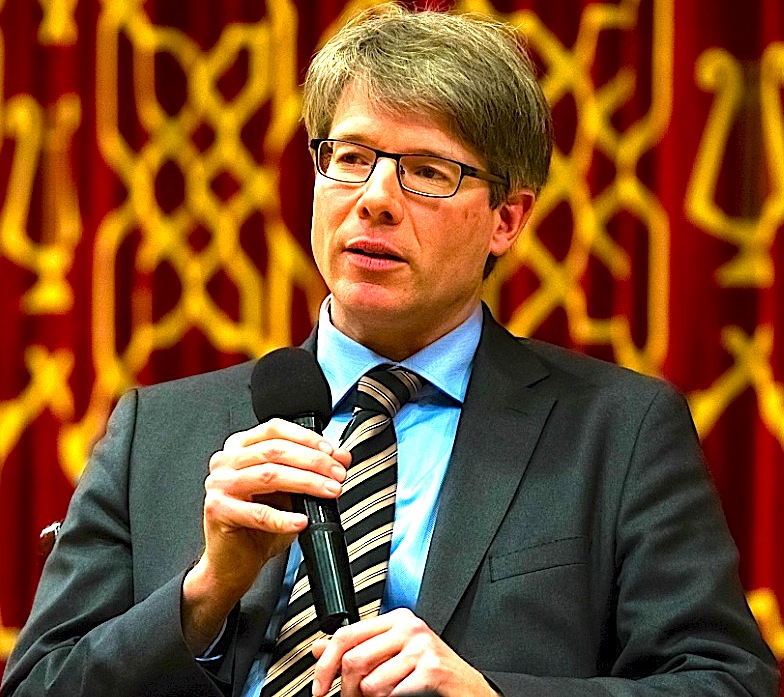 Prof. Oliver Jens Schmitt
