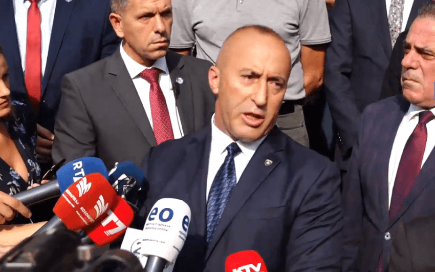 Haradinaj duke dhënë dorëheqjen