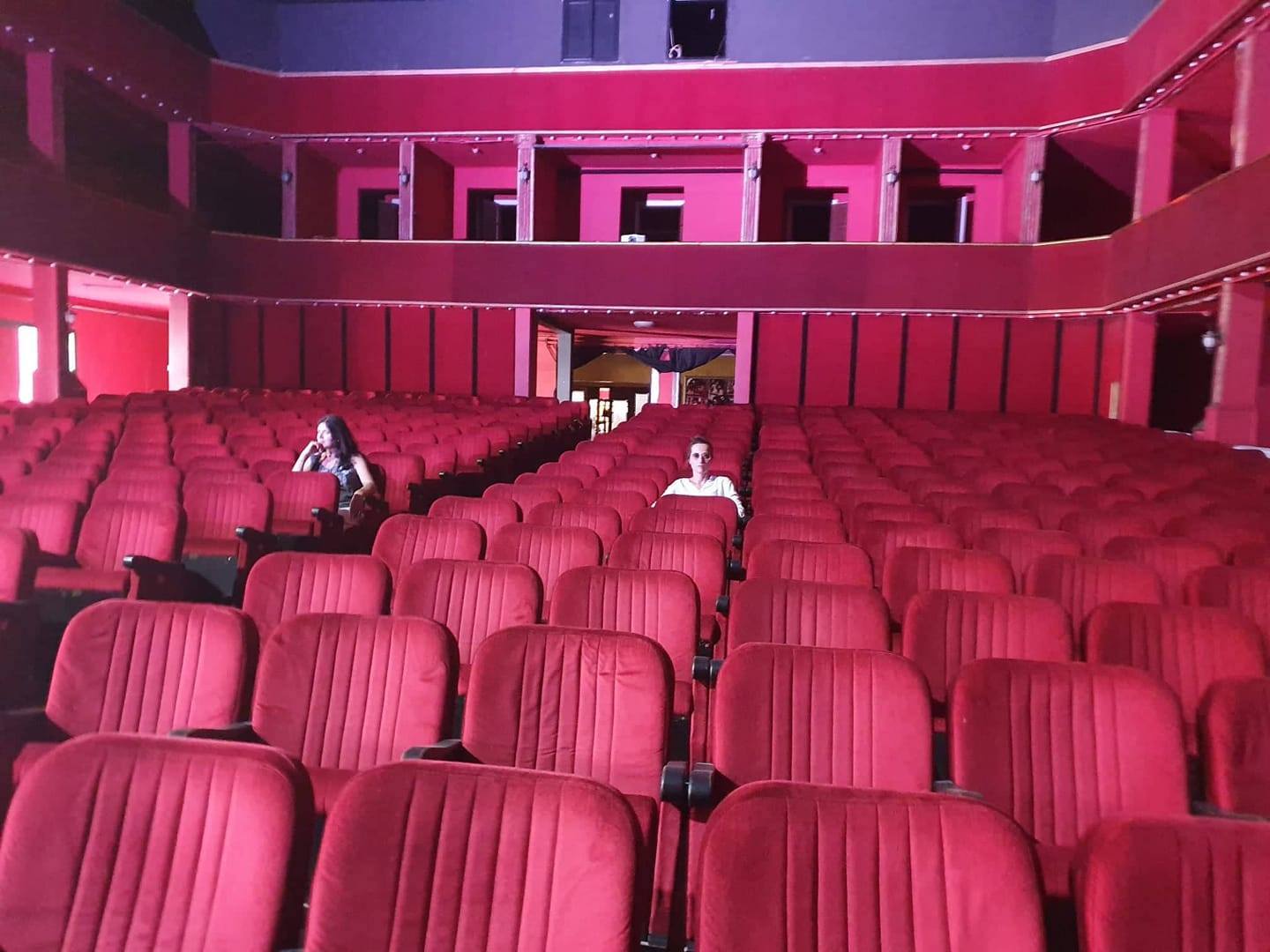 Legjitimimi i shfaqjeve ne Teatrin Kombetar prej dates 27 korrik 2019