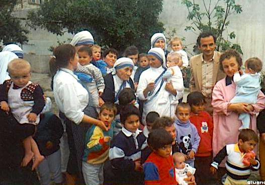 Nënë Tereza në Elbasan 1992 