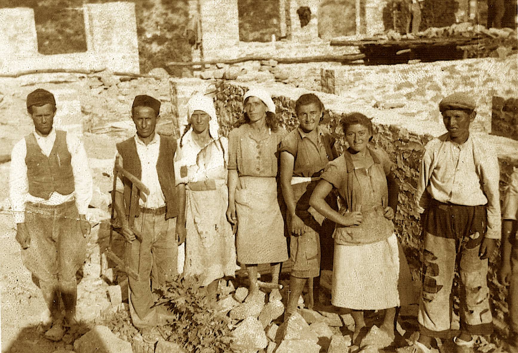 Vajzat e Jonuz Kacelit internuar ne Corovode