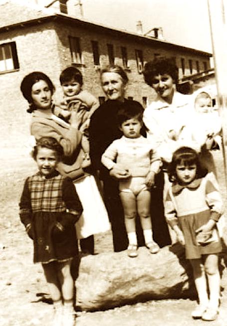 Albina Pervizi - me kater femije, vjerren Ana dhe Kunaten Beba