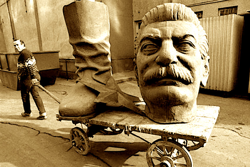 Bustet e rrezuara te Stalinit