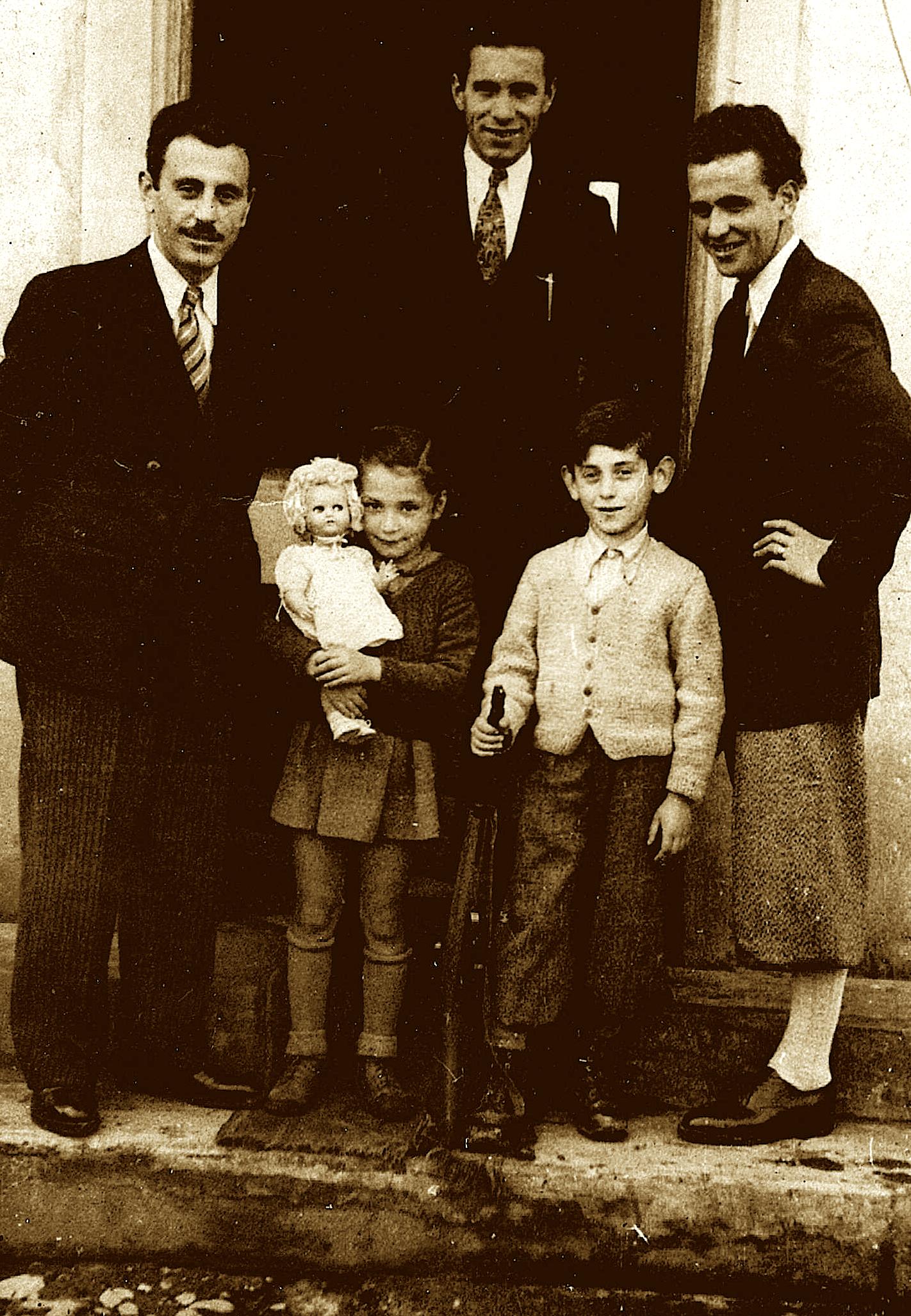 Familja Hebreje e Esther Alteratz, që u shpëtua në Shqipëri