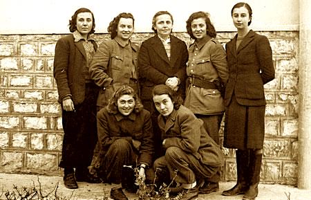 Partizane ne vitin 1944... mes tyre Xhuglini, Gega etje 
