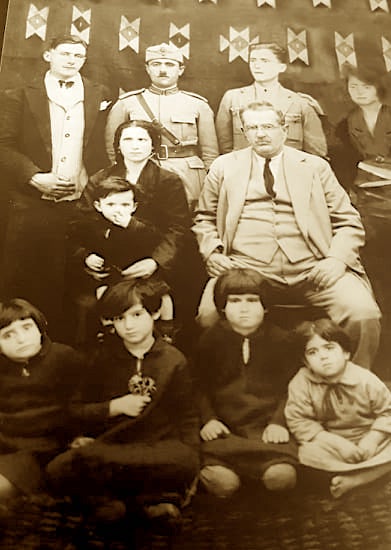 Familja e njohur e Sharrajve të Vlorës