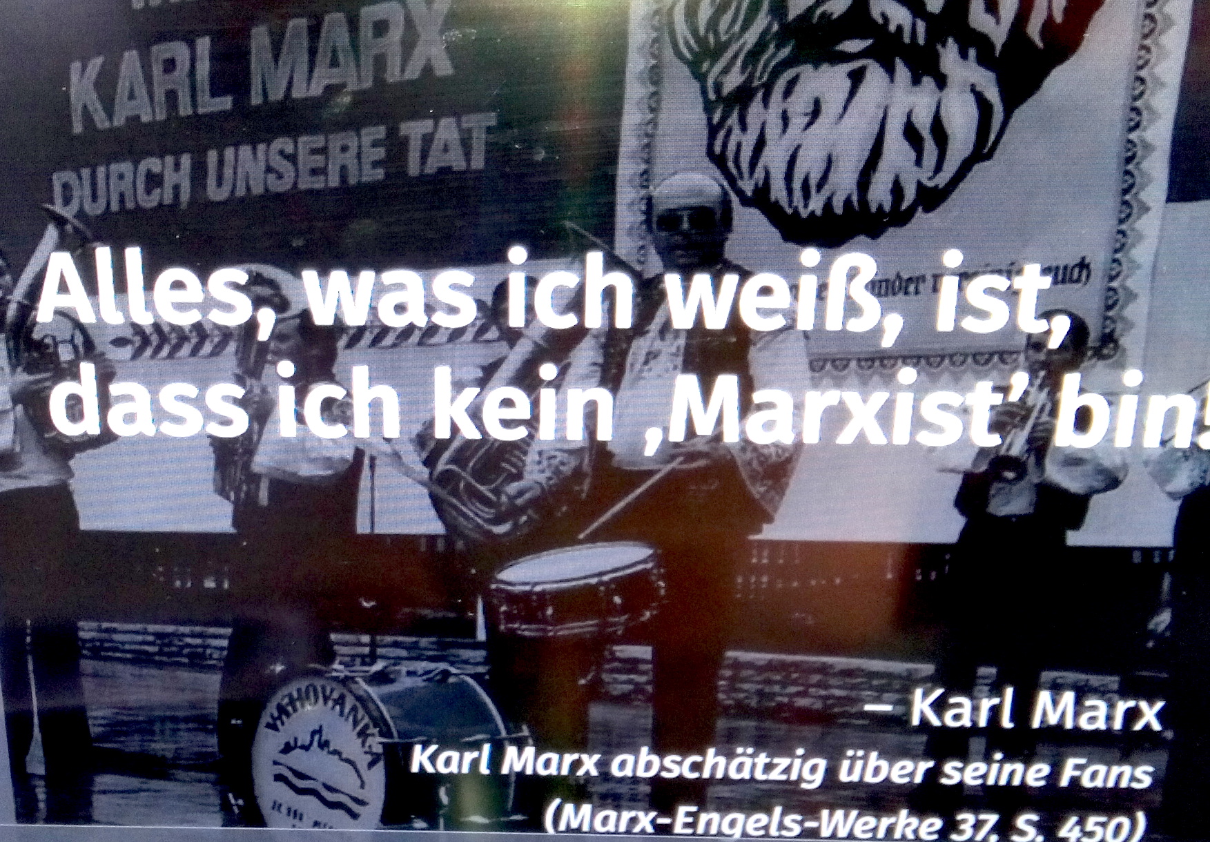 Shprehje nga  "Marx & Engels intim" nga Björn & Simon Akstinat