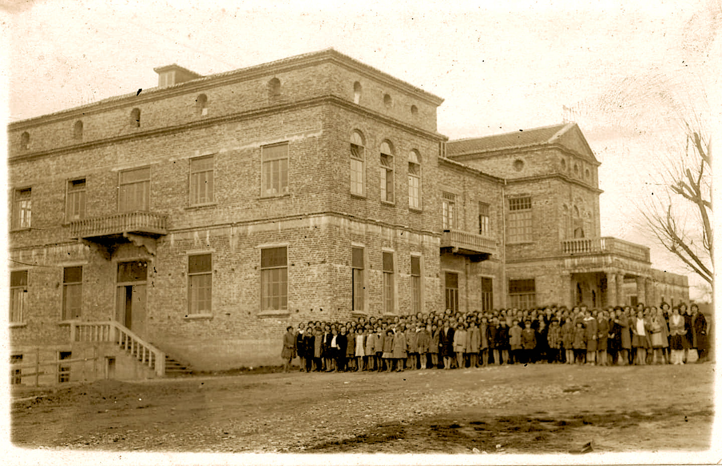 Shkolla e Dakos 1930 - (foto xhezo cana)