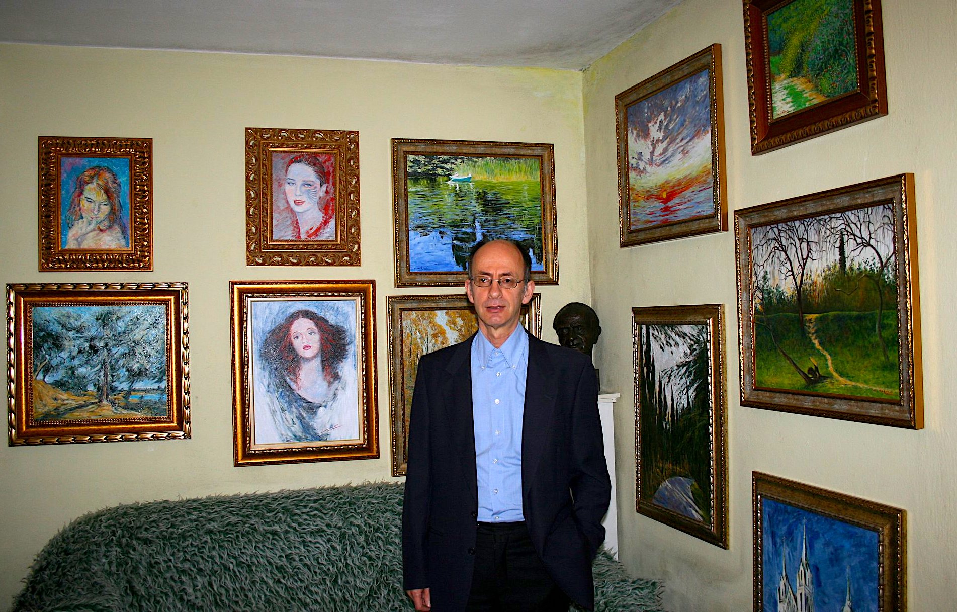 Arben Morina në studion e tij