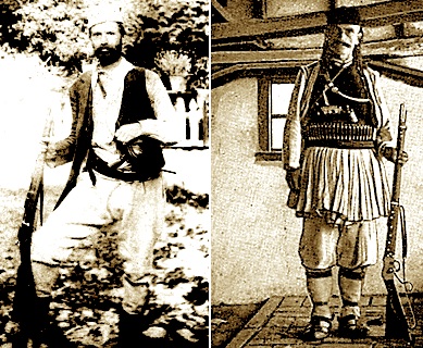 Ahmet Dakli, komandanti i çetes te ByshekutKapedani Murat Zhaboli, komandanti i çetës të Martaneshit. Fotografi e vitit 1902 e Albert Louis Hugo Grothe (1869 - 1954)