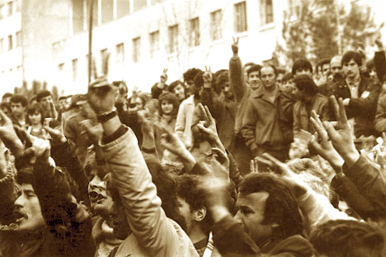 Dhjetor 1990 - Mitingu i Madh në Qytetin Studenti