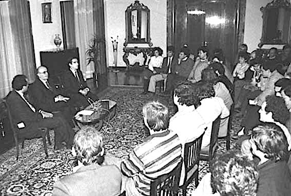 8 Dhjetor 1990 - Takimi i Ramiz Alisë me Studentët